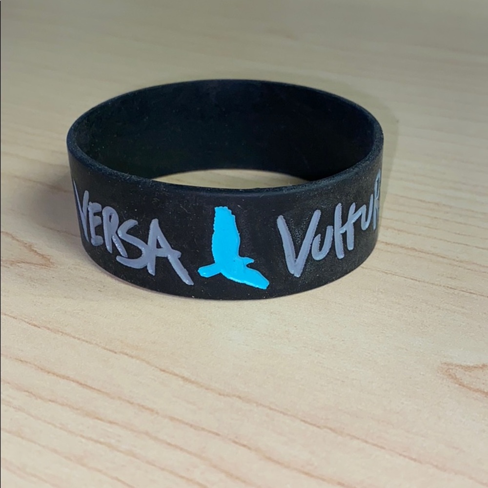 VersaEmerge “VERSA VULTURE”